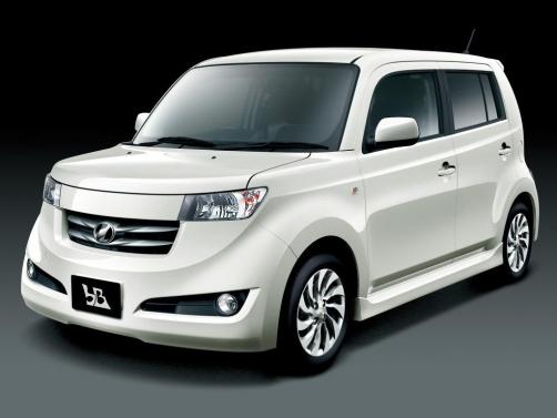 Toyota bB с аукциона Японии