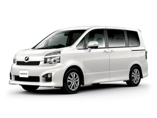 Toyota Voxy с аукциона Японии